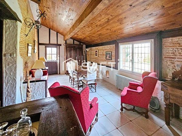 Cachet et vue Pyrénées pour cette propriété équestre