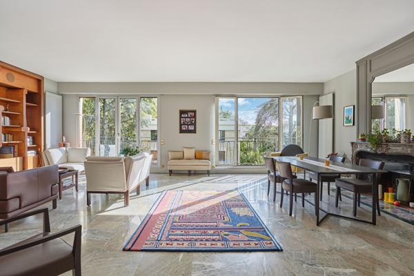A vendre - Neuilly-sur-Seine - Appartement au dernier étage avec terrasse arborée