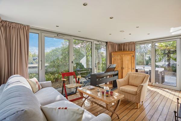 A vendre - Neuilly-sur-Seine - Appartement au dernier étage avec terrasse arborée