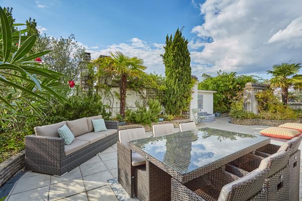 A vendre - Neuilly-sur-Seine - Appartement au dernier étage avec terrasse arborée