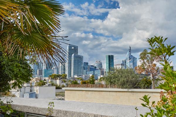 A vendre - Neuilly-sur-Seine - Appartement au dernier étage avec terrasse arborée