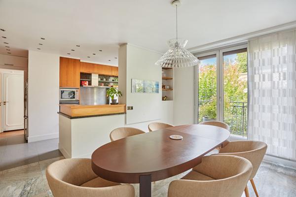 A vendre - Neuilly-sur-Seine - Appartement au dernier étage avec terrasse arborée