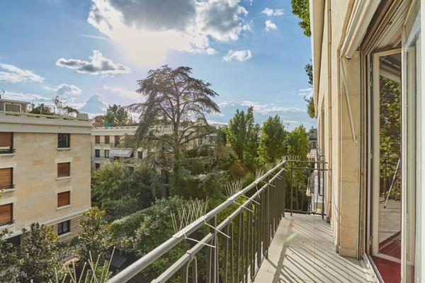 A vendre - Neuilly-sur-Seine - Appartement au dernier étage avec terrasse arborée