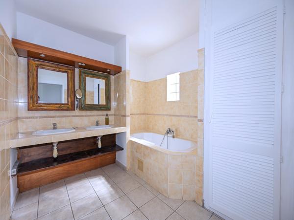 St Denis Centre, appartement T4 avec vue montagne ! Saint-Denis (97400)