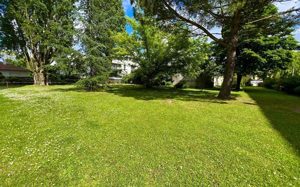 Appartement à vendre    4 pièces •  Bordeaux