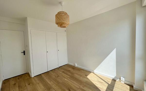 Appartement à vendre    4 pièces •  Bordeaux