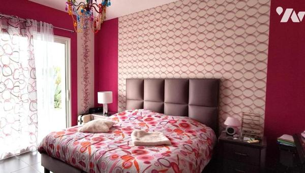 Vila d'architecte avec piscine, terrasse, jardin sur terrain de 5000m²