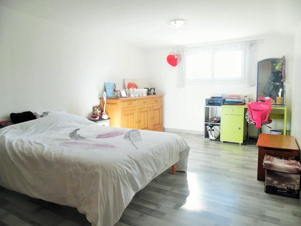 MAISON SUR SOUS-SOL DE 121 M², 4 CHAMBRES, A 15 MN DE CHOLET