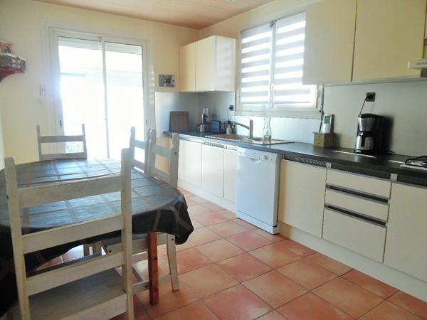 MAISON SUR SOUS-SOL DE 121 M², 4 CHAMBRES, A 15 MN DE CHOLET