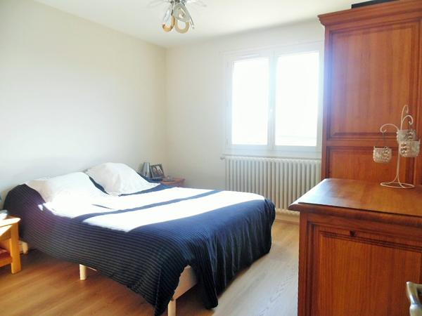 MAISON SUR SOUS-SOL DE 121 M², 4 CHAMBRES, A 15 MN DE CHOLET