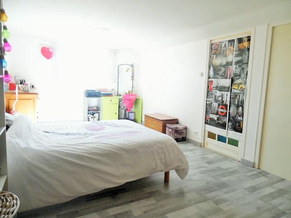 MAISON SUR SOUS-SOL DE 121 M², 4 CHAMBRES, A 15 MN DE CHOLET