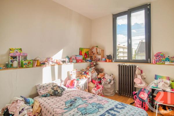 Maison à vendre  5 pièces - 96,70 m 2   ERMONT  - 95