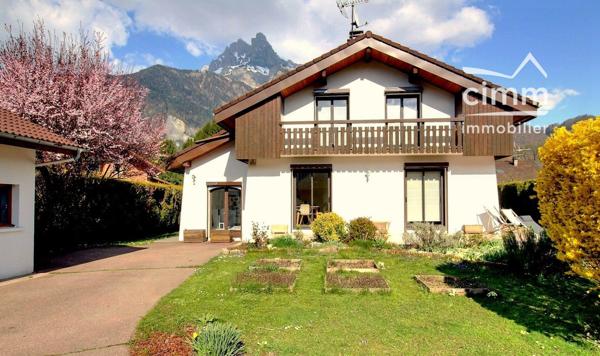 BELLE MAISON FAMILIALE 7 PIÈCES - TERRAIN ARBORÉ ET JOLIE VUE