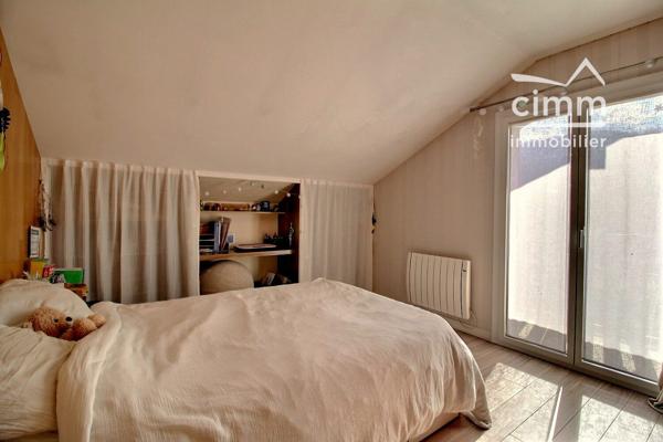 BELLE MAISON FAMILIALE 7 PIÈCES - TERRAIN ARBORÉ ET JOLIE VUE