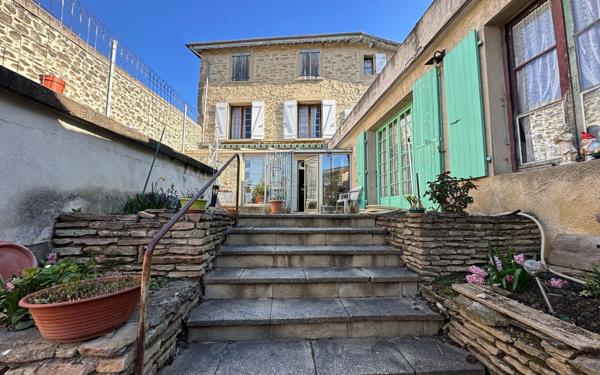 Maison à vendre    6 pièces •  Saint-Donat-sur-l'Herbasse