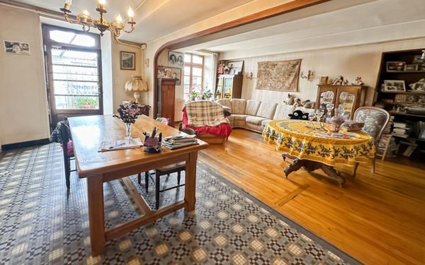 Maison à vendre    6 pièces •  Saint-Donat-sur-l'Herbasse