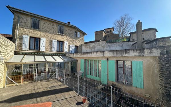 Maison à vendre    6 pièces •  Saint-Donat-sur-l'Herbasse