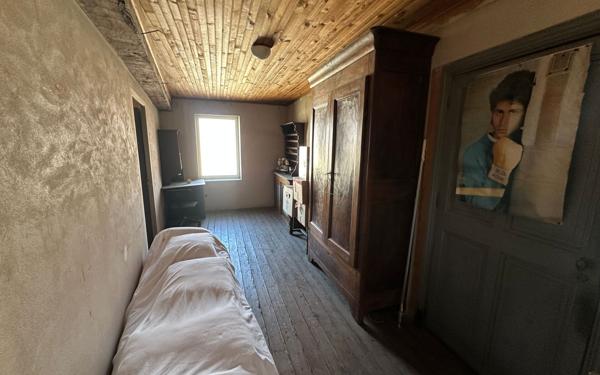 Maison à vendre    6 pièces •  Saint-Donat-sur-l'Herbasse