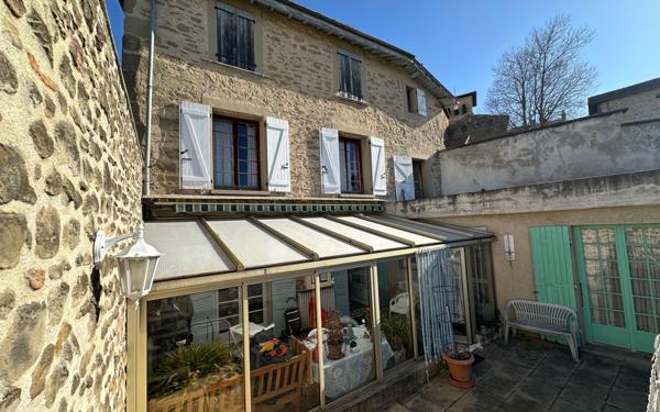 Maison à vendre    6 pièces •  Saint-Donat-sur-l'Herbasse