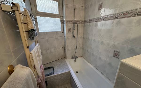 Maison à vendre    6 pièces •  Saint-Donat-sur-l'Herbasse