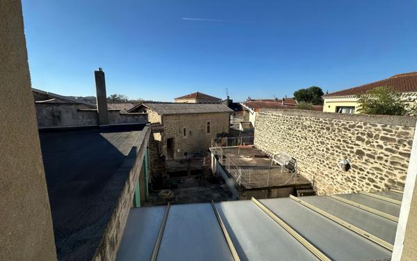 Maison à vendre    6 pièces •  Saint-Donat-sur-l'Herbasse