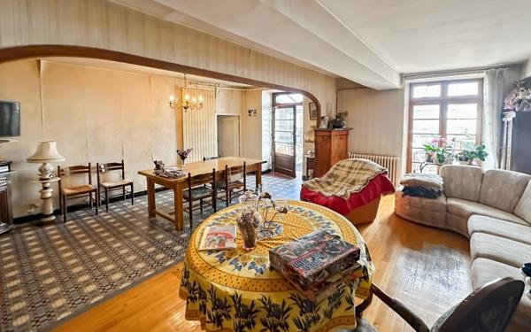 Maison à vendre    6 pièces •  Saint-Donat-sur-l'Herbasse