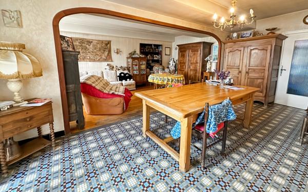 Maison à vendre    6 pièces •  Saint-Donat-sur-l'Herbasse