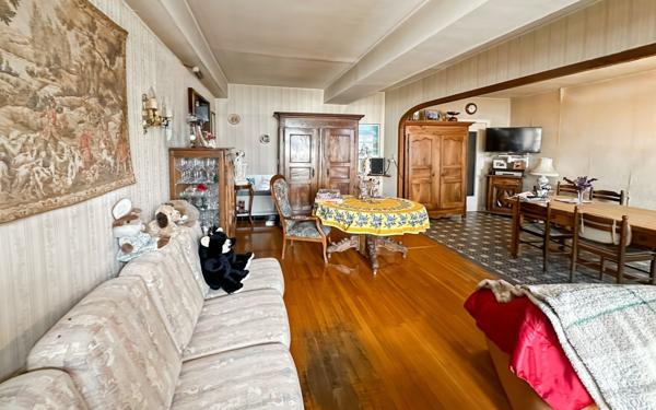 Maison à vendre    6 pièces •  Saint-Donat-sur-l'Herbasse