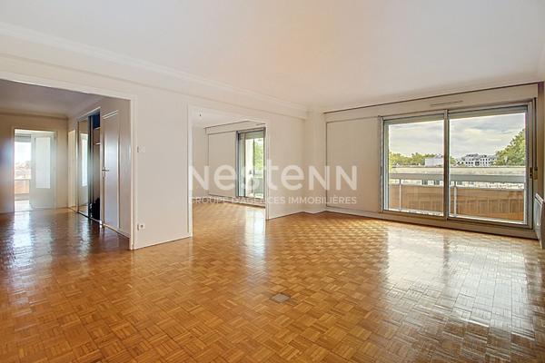 Grand appartement T5 3 chambres avec cave garage et 2 balcons - 69500 BRON