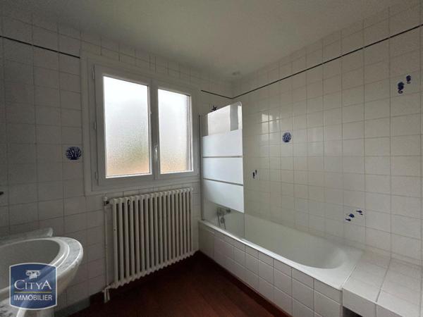 Maison à louer 6 pièces 135.75m² Orphin (78125)