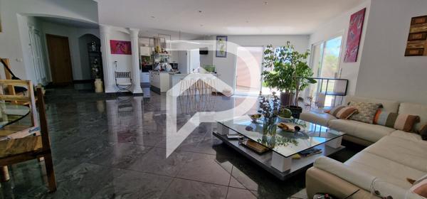 Maison 8 pièces 286.7 m2