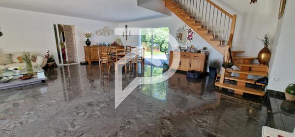 Maison 8 pièces 286.7 m2