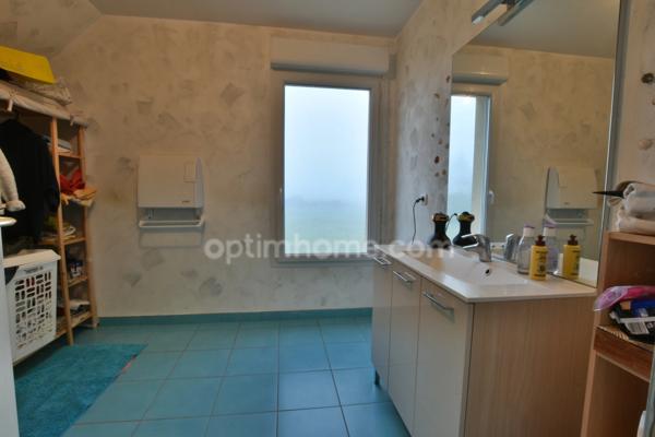 Maison familiale T6 avec terrasse sud-ouest et terrain clos – Proche Nuits Saint-Georges