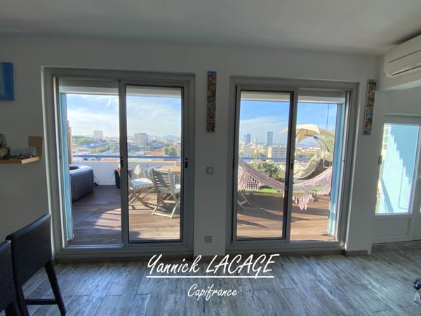 Appartement T3 traversant avec superbe terrasse vue mer et Notre Dame de la GARDE