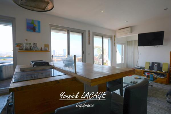 Appartement T3 traversant avec superbe terrasse vue mer et Notre Dame de la GARDE