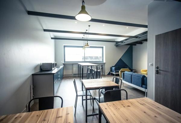 A LOUER - BUREAUX D'ENVIRON 20m2 + SERVICES ASSOCIÉS ET INCLUS