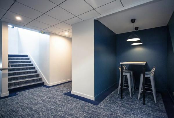 A LOUER - BUREAUX D'ENVIRON 20m2 + SERVICES ASSOCIÉS ET INCLUS