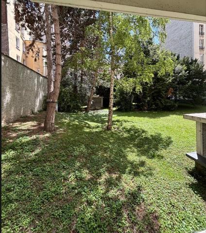 Bureaux à vendre de 240 m² - Paris 20e