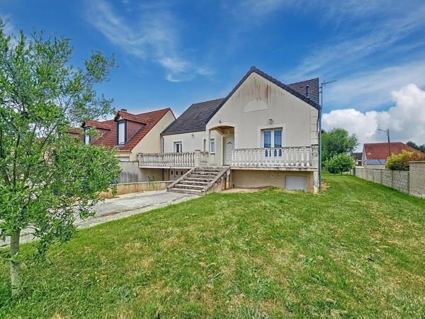 Plain-pied surélevé sur sous sol total 6 pièces 158m²