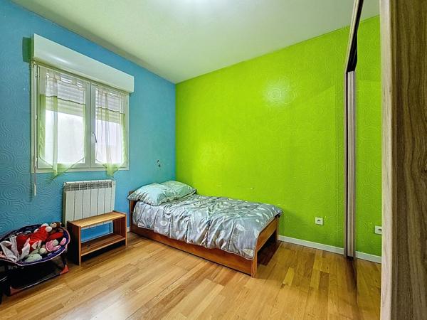 Plain-pied surélevé sur sous sol total 6 pièces 158m²