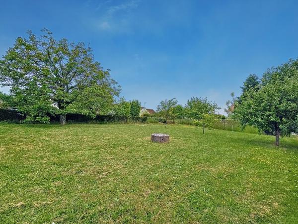 Plain-pied surélevé sur sous sol total 6 pièces 158m²