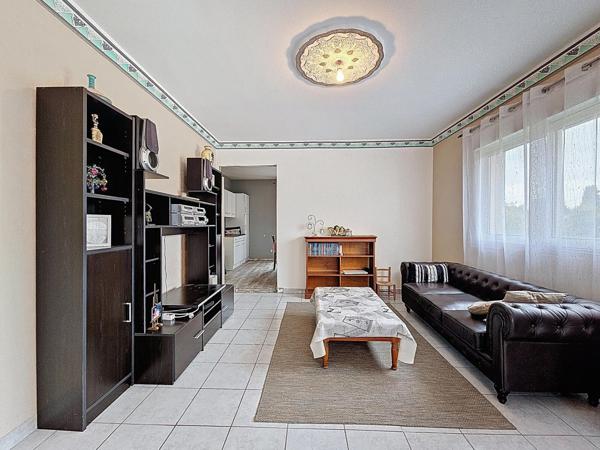 Plain-pied surélevé sur sous sol total 6 pièces 158m²