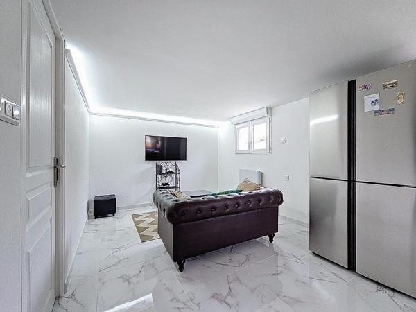 Plain-pied surélevé sur sous sol total 6 pièces 158m²