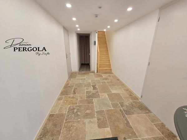 2 appartements entièrement rénovés + grange et garage en plein centre de Montignac