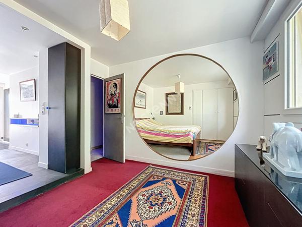 BOUGUENAIS-LES COUÊTS / Maison d'architecte / 145 m2 habitables / Vaste terrain arboré avec PISCINE