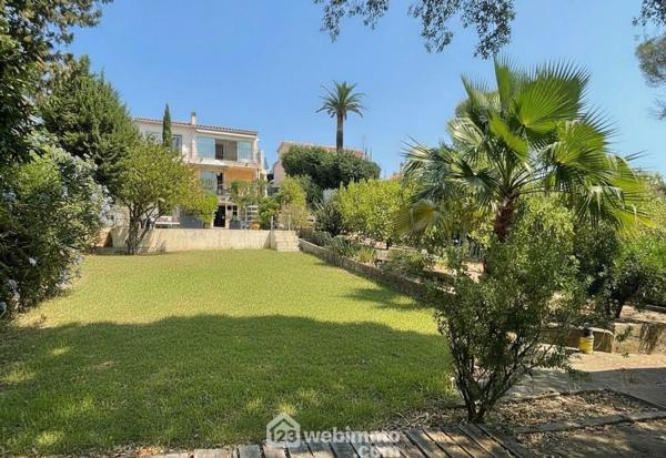 Villas 182 m² à Saint-Aygulf, France 83370