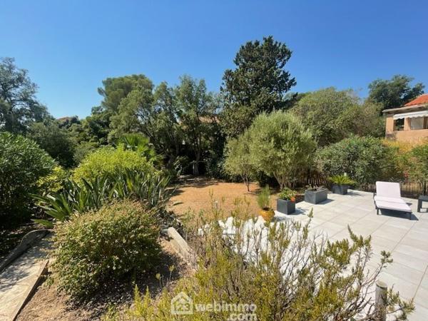 Villas 182 m² à Saint-Aygulf, France 83370