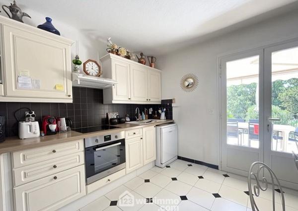 Villas 182 m² à Saint-Aygulf, France 83370