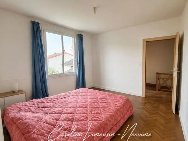 MAISON 4 CHAMBRES + LOCATIF + MAISON A RENOVER - CENTRE BOUR