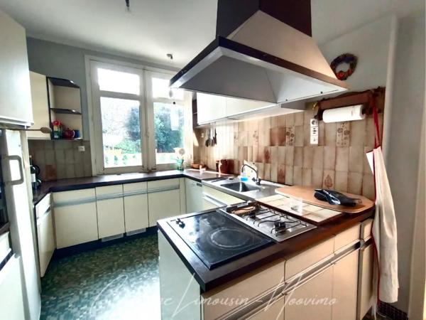 MAISON 4 CHAMBRES + LOCATIF + MAISON A RENOVER - CENTRE BOUR